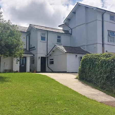 Spacious, Modern First Floor Flat Near Beach And Ferry East Cowes Exterior photo