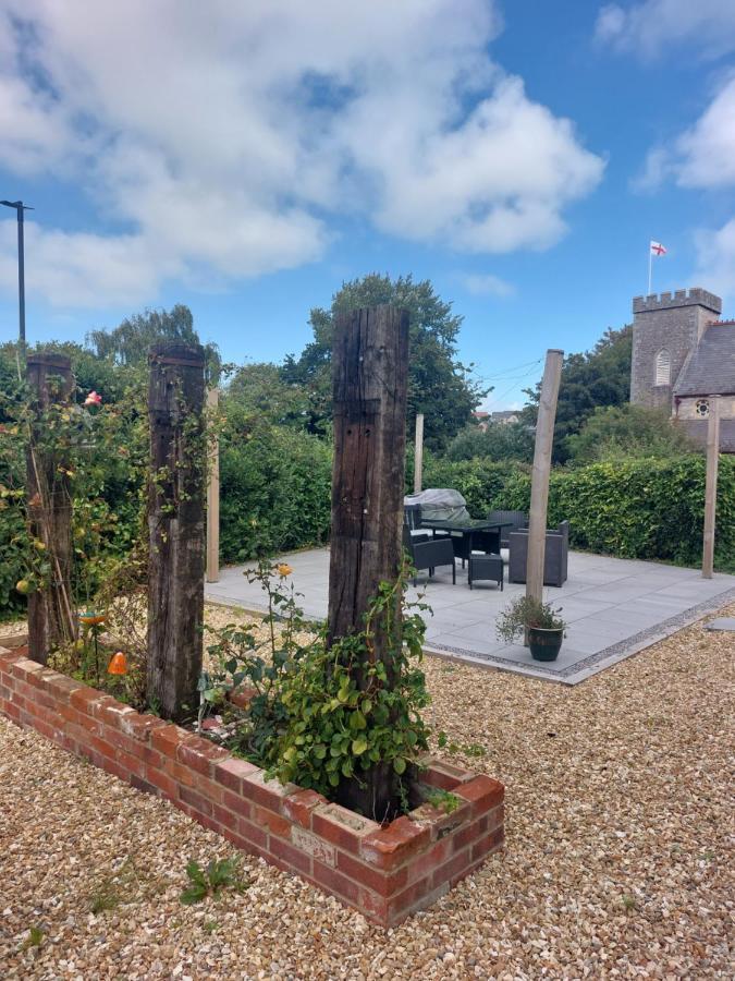 Spacious, Modern First Floor Flat Near And Ferry Apartment East Cowes