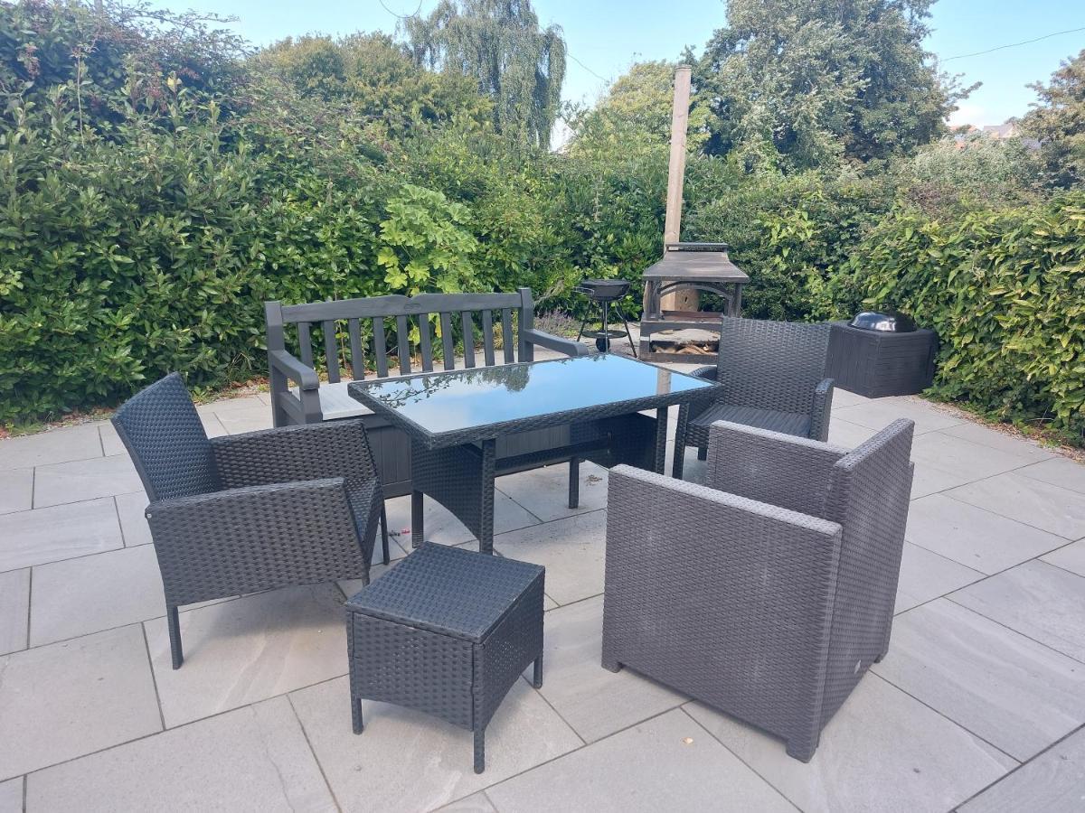 Spacious, Modern First Floor Flat Near And Ferry Apartment *